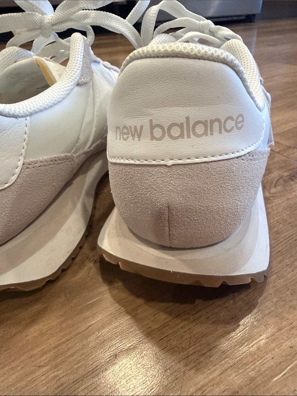 Men’s New Balance Sneaker - Picture 11 of 11
